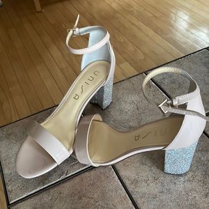 UNISA 8 glitter heel